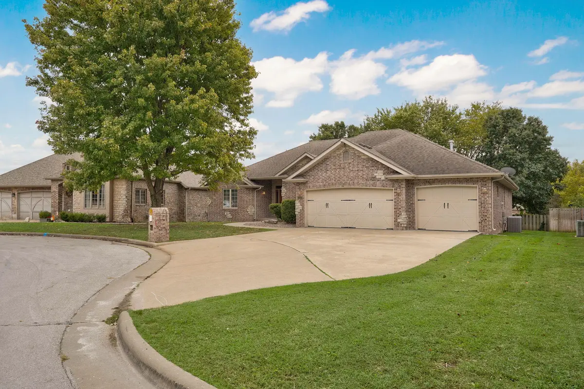 3122 W Knob Hill Street, Springfield, MO 65810 - #1