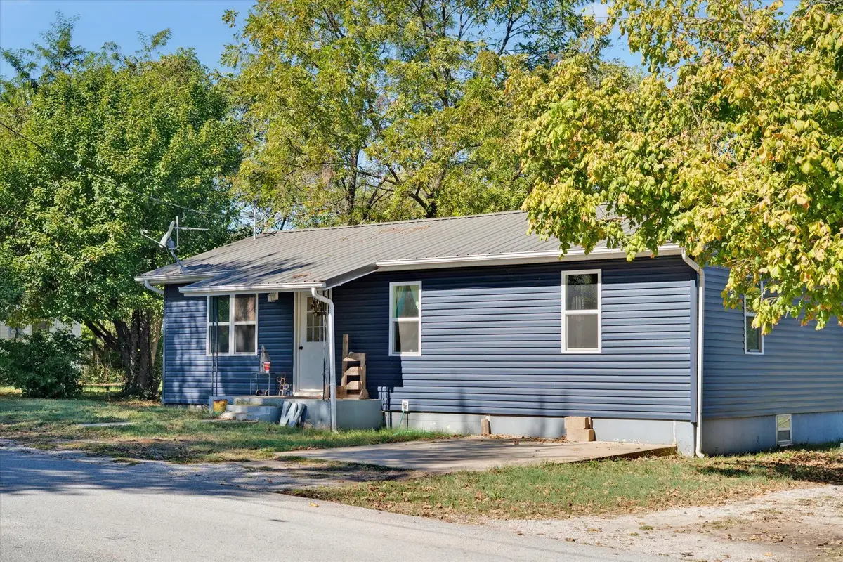 509 E Locust Street, Stockton, MO 65785 - #1