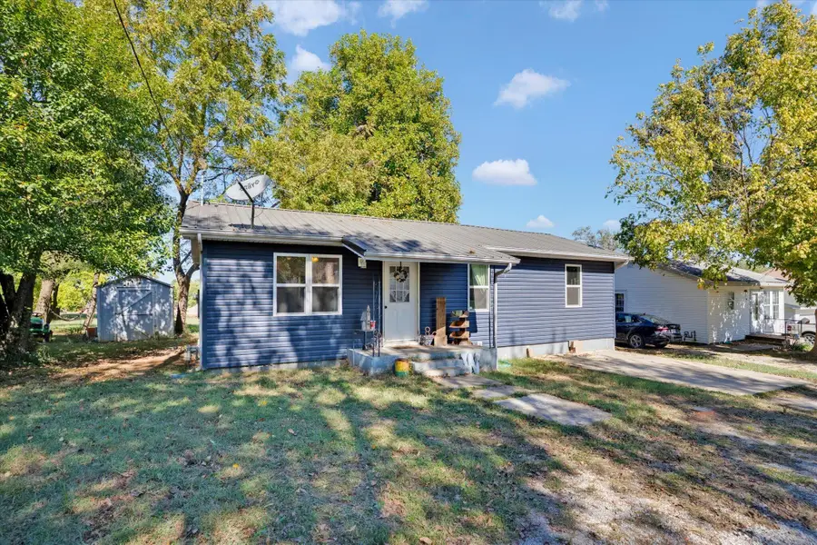 509 E Locust Street, Stockton, MO 65785 - #2