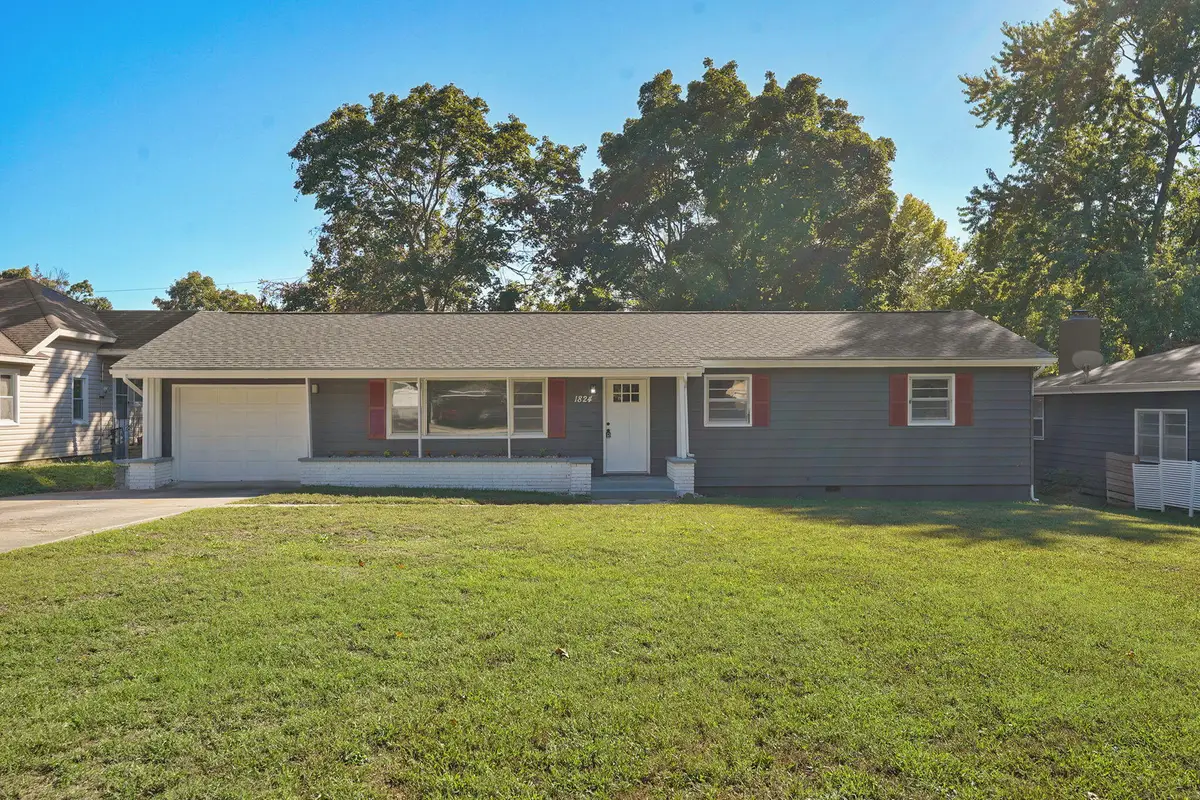 1824 E Crestview Street, Springfield, MO 65804 - #1