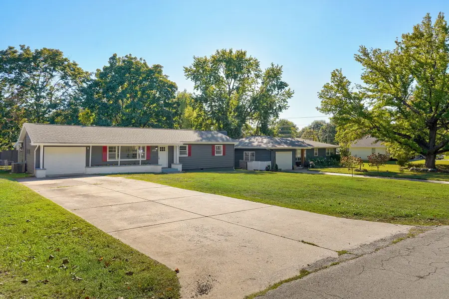 1824 E Crestview Street, Springfield, MO 65804 - #3