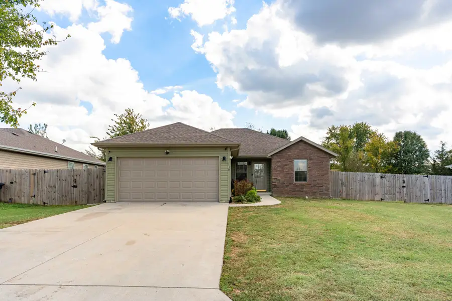 300 Towne Loop, Marshfield, MO 65706 - #2