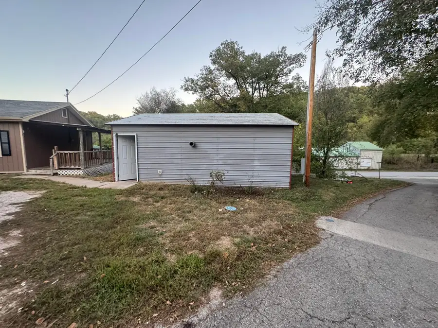 81 Claybough Street, Reeds Spring, MO 65737 - #2