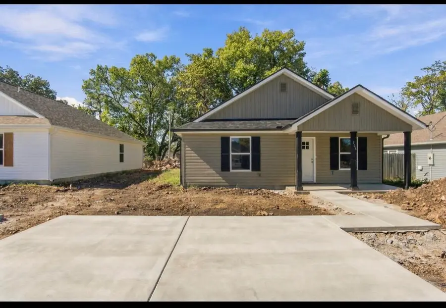 806 N Walker Street, Webb City, MO 64870 - #2