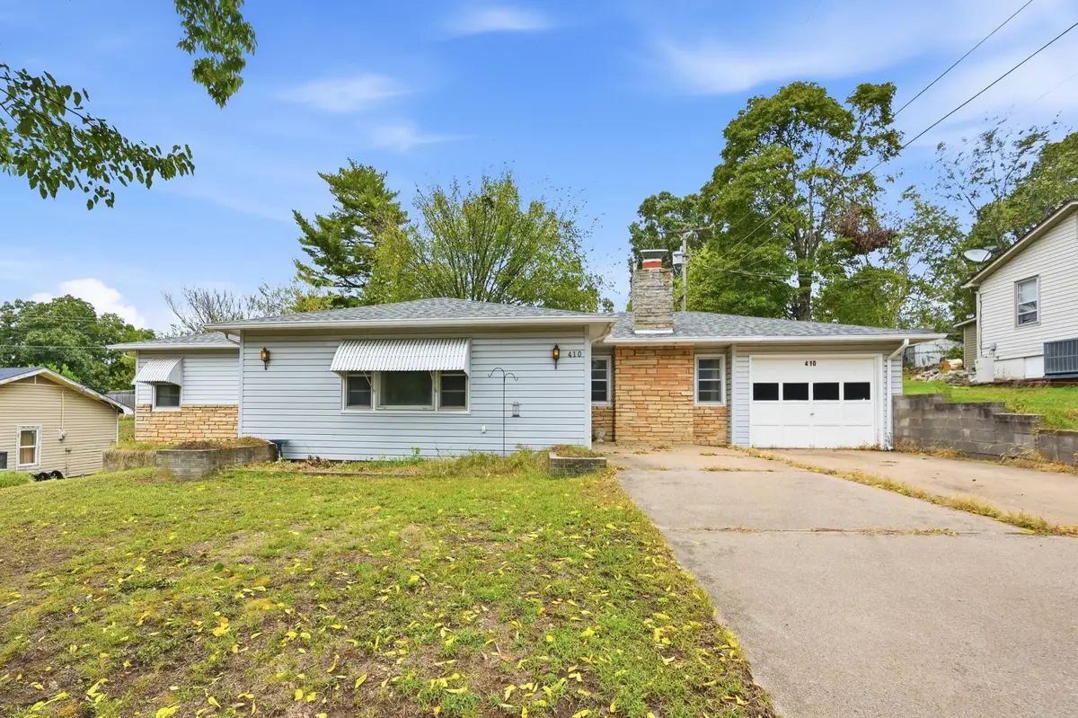 410 E Glenview Place, Neosho, MO 64850 - #1