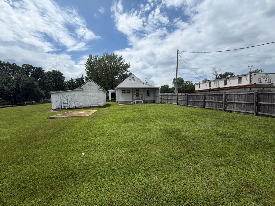 2348 N Campbell Avenue, Springfield, MO 65803 - #2
