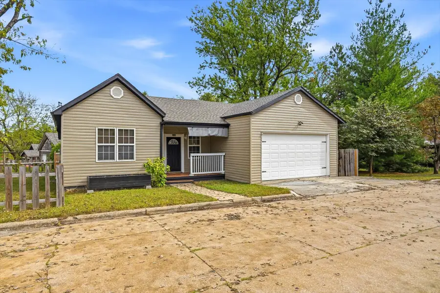2256 N Nettleton Avenue, Springfield, MO 65803 - #2