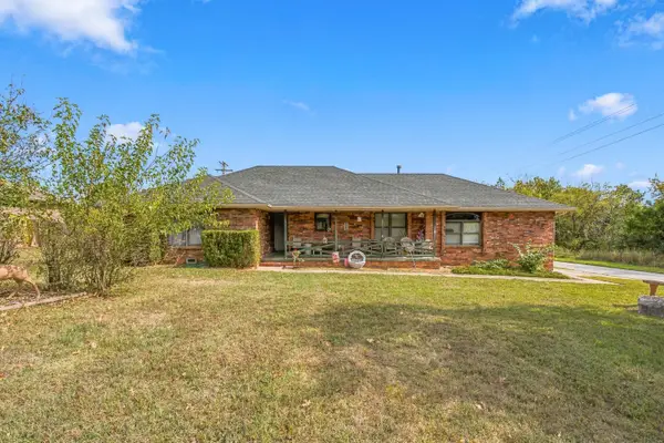 832 Barwick Place, Willard, MO 65781
