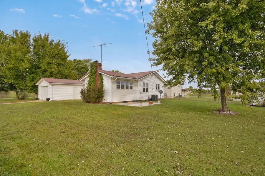443 W Division Street, Mount Vernon, MO 65712 - #3