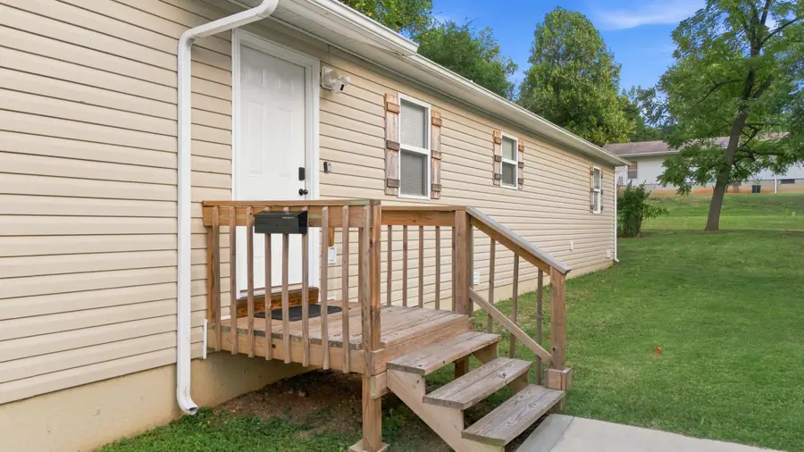 914 Renfrow Avenue, West Plains, MO 65775 - #2