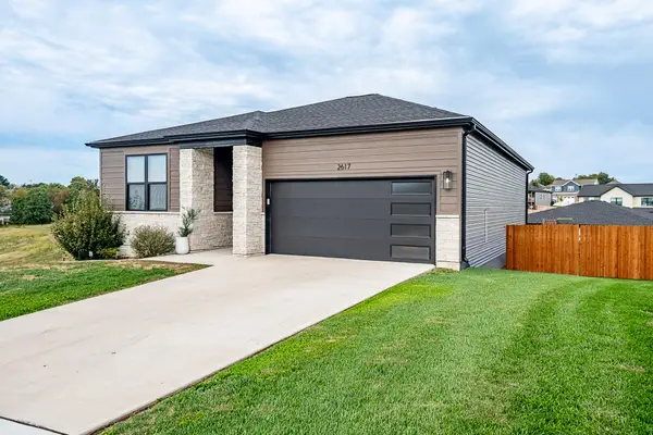 2617 W Goldfinch Drive, Ozark, MO 65721