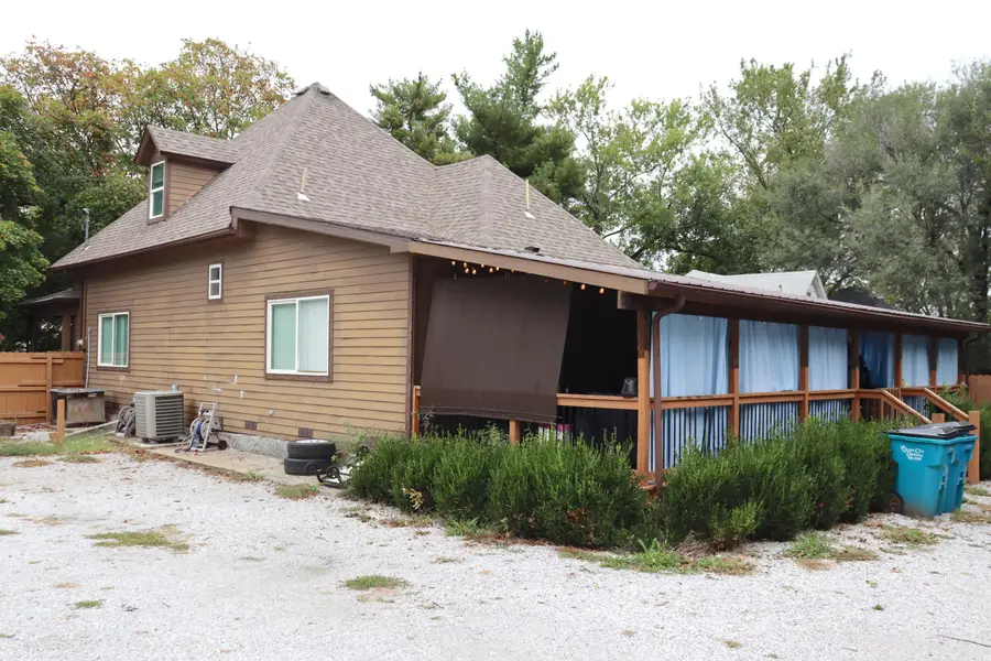 2020 N Howard Avenue, Springfield, MO 65803 - #3