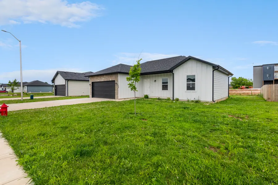 155 W Bluegrass Street, Rogersville, MO 65742 - #3