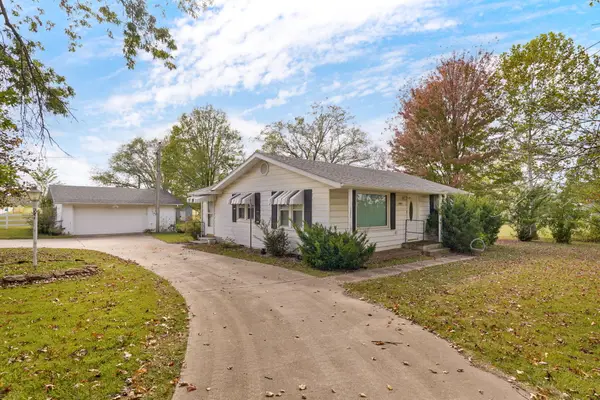 1224 E Church Street, Aurora, MO 65605