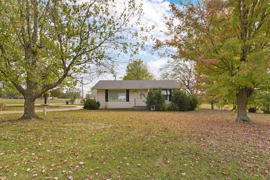 1224 E Church Street, Aurora, MO 65605 - #2