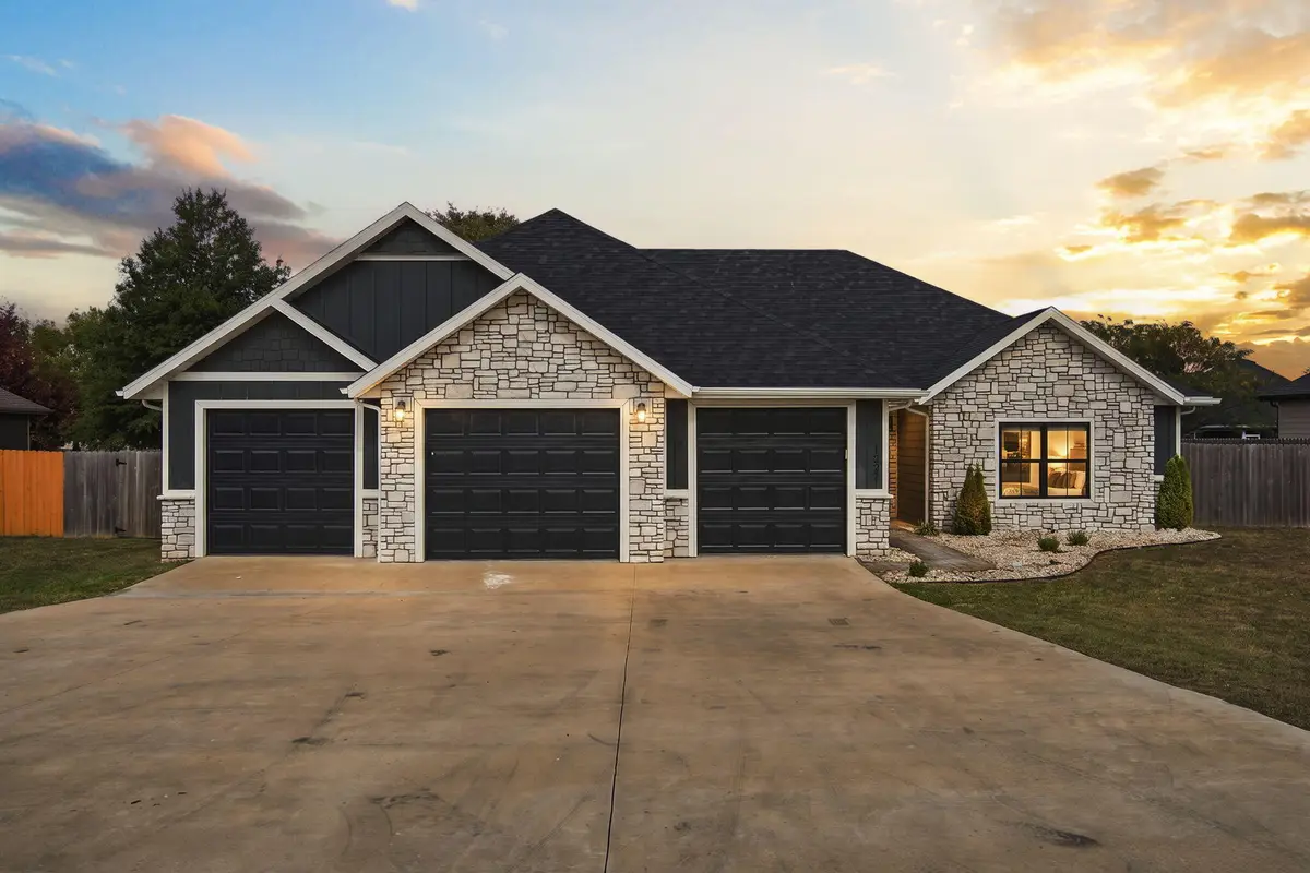 1521 W Jones Street, Bolivar, MO 65613 - #1