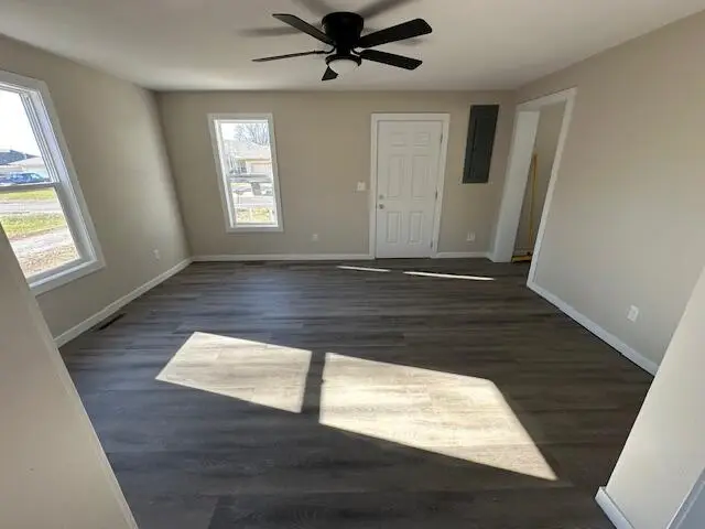 1010 N Dickerson Avenue, Springfield, MO 65803 - #3