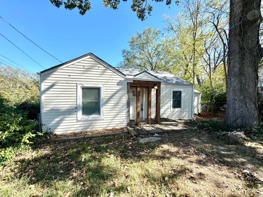 2764 N Fort Avenue, Springfield, MO 65803 - #2