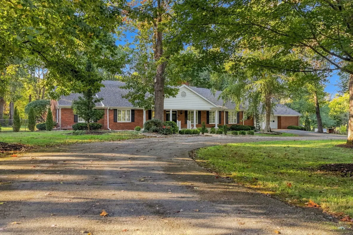 914 W Summit Street, Bolivar, MO 65613 - #1