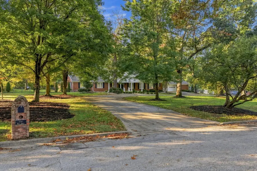 914 W Summit Street, Bolivar, MO 65613 - #3