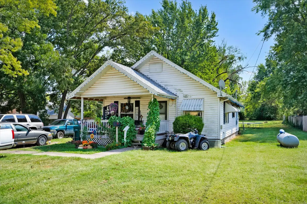 108 W Hickory Street, Bolivar, MO 65613 - #1