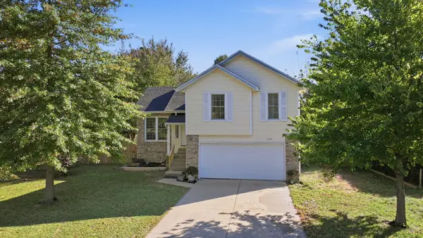 1734 N Mumford Drive, Springfield, MO 65802