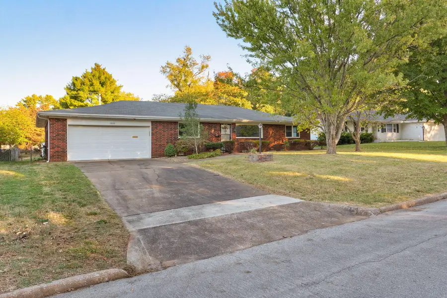 1932 S Westwood Avenue, Springfield, MO 65807 - #3
