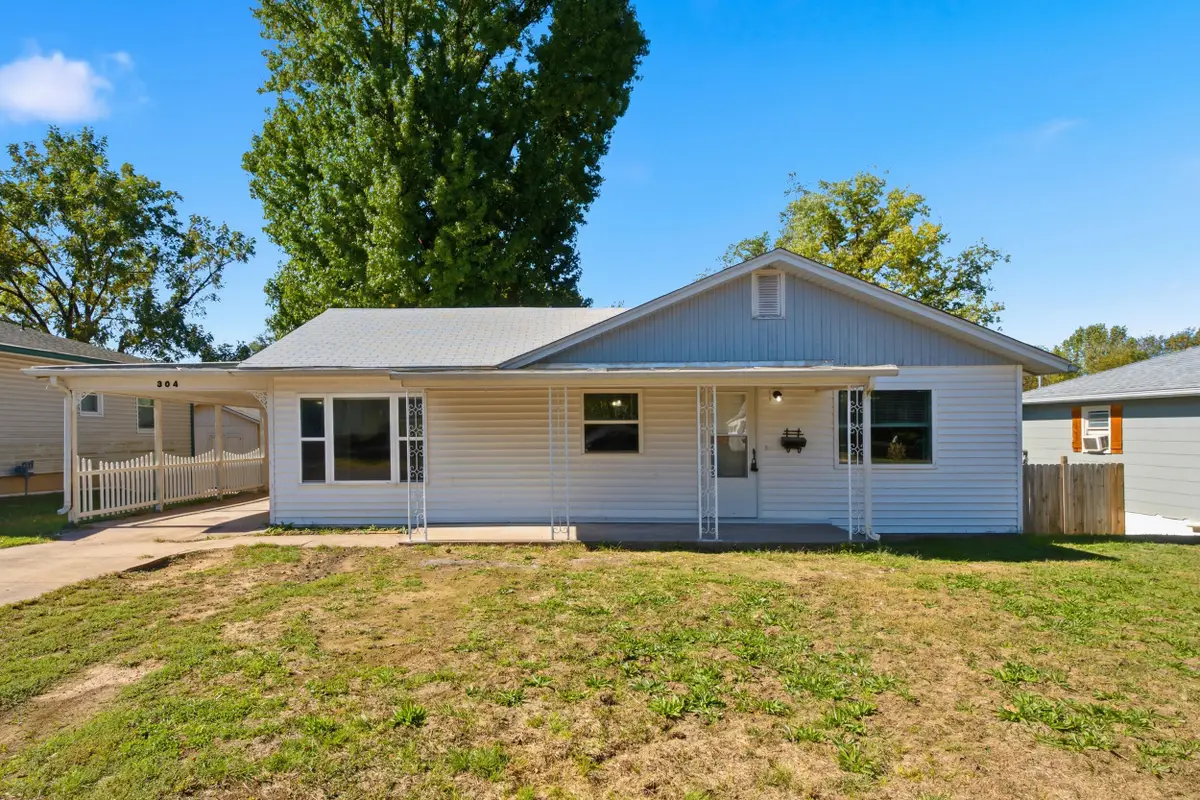 304 N Lincoln Avenue, Monett, MO 65708 - #1