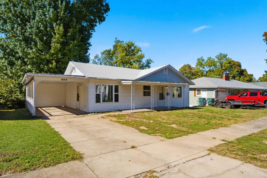 304 N Lincoln Avenue, Monett, MO 65708 - #2