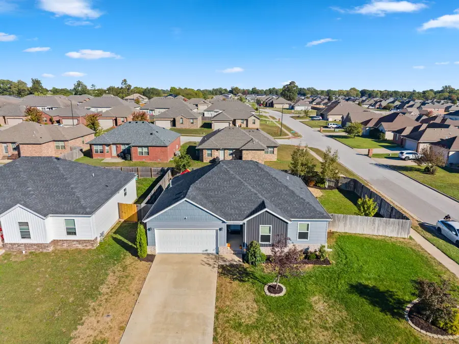 379 W Barcelona Street, Republic, MO 65738 - #3