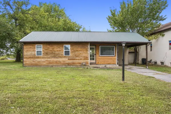 310 E Oak Street, Stockton, MO 65785