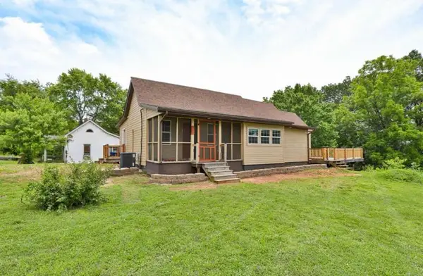 311 College Street, Crane, MO 65633