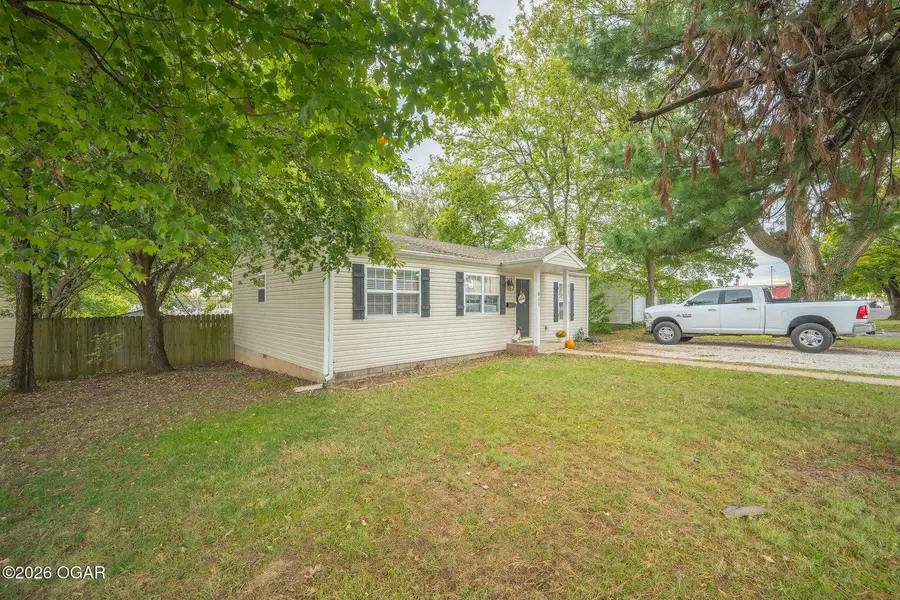 611 S Forest Avenue, Joplin, MO 64801 - #3