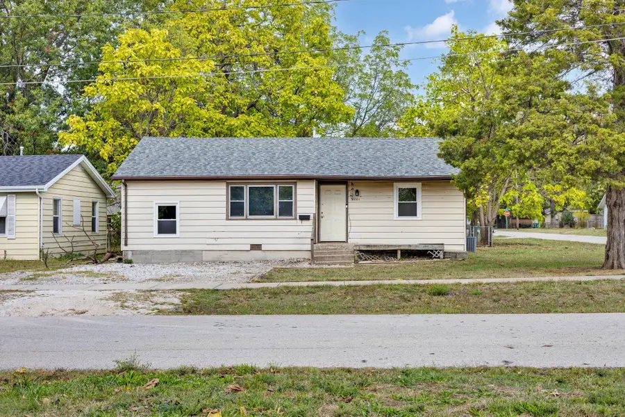 2001 W Scott Street, Springfield, MO 65802 - #2
