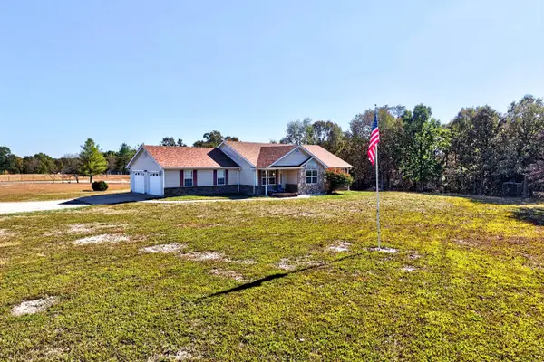 25350 Hideaway Lane, Lebanon, MO 65536