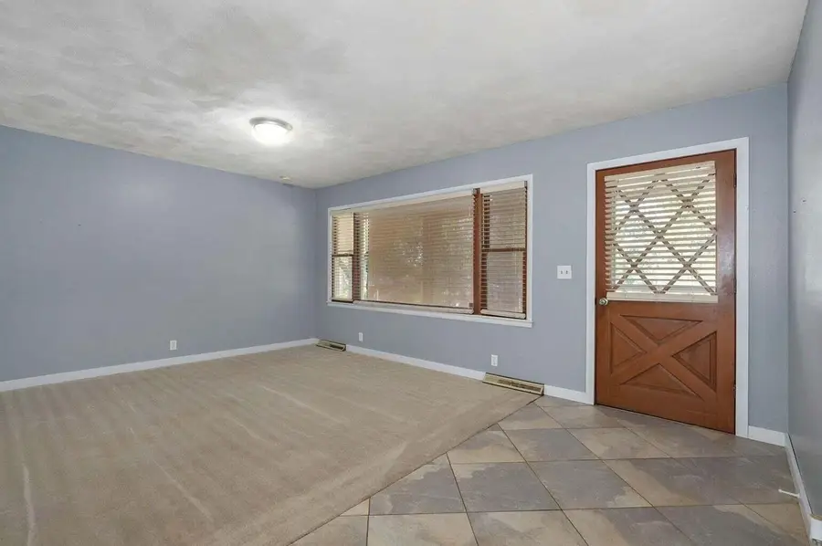 5744 S Roanoke Avenue, Springfield, MO 65810 - #3