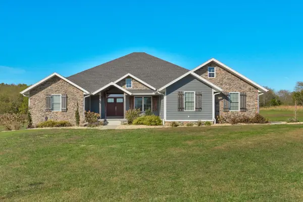 681 Headwaters Drive, Marshfield, MO 65706