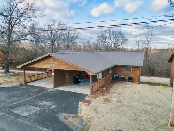 161 Notch Lane #2, Reeds Spring, MO 65737