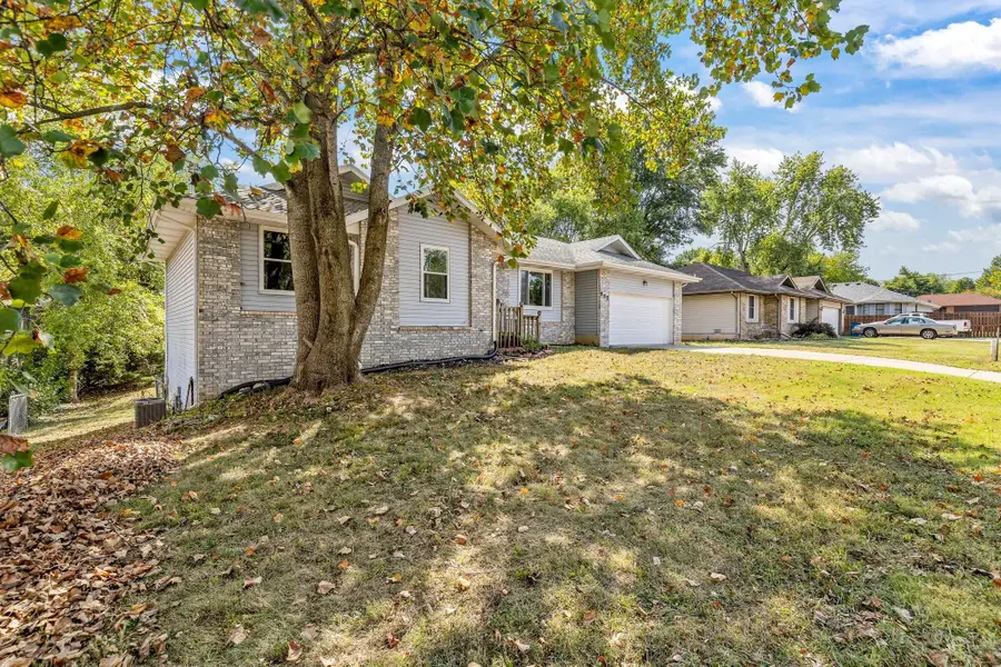 602 E Cherry Street, Nixa, MO 65714 - #3
