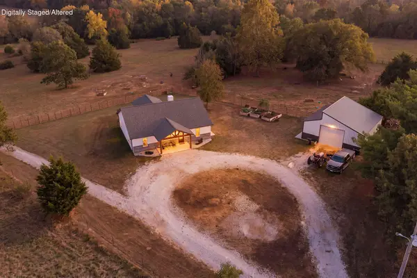 20642 &000 E 1650 Road, Stockton, MO 65785