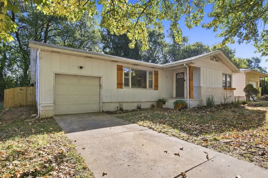 1926 S Broadway Avenue, Springfield, MO 65807 - #3