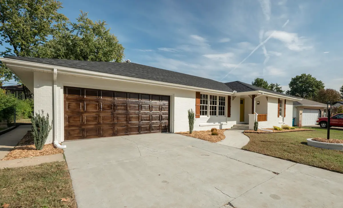 2149 E Montclair Street, Springfield, MO 65804 - #1