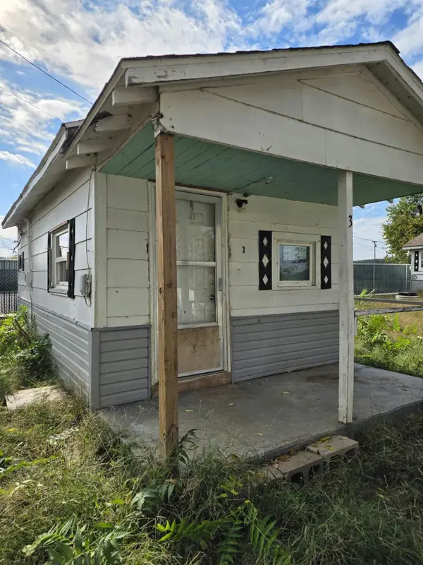 735 Main Street #Apt 3, Osceola, MO 64776
