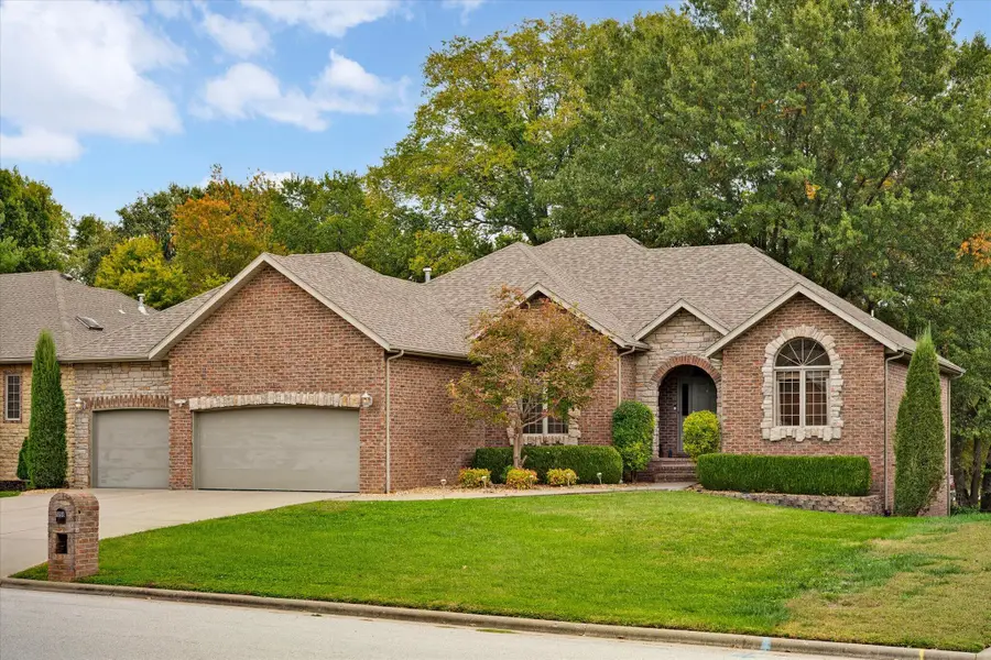 5058 S Burrows Avenue, Springfield, MO 65810 - #3