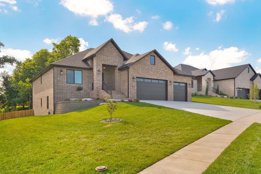 2011 N Silver Charm Avenue, Springfield, MO 65802 - #2