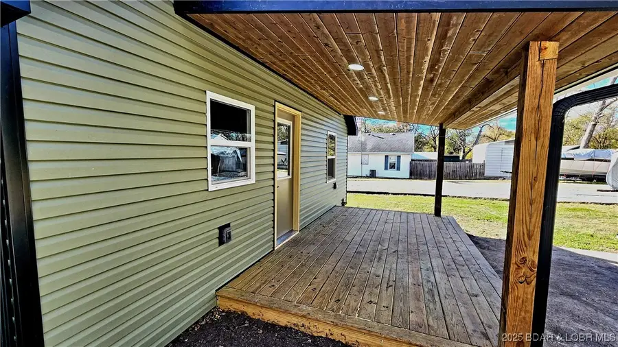 409 E Mcnair Street, Versailles, MO 65084 - Image #2