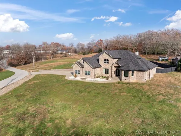 82 Fawn Meadows Drive, Linn Creek, MO 65052