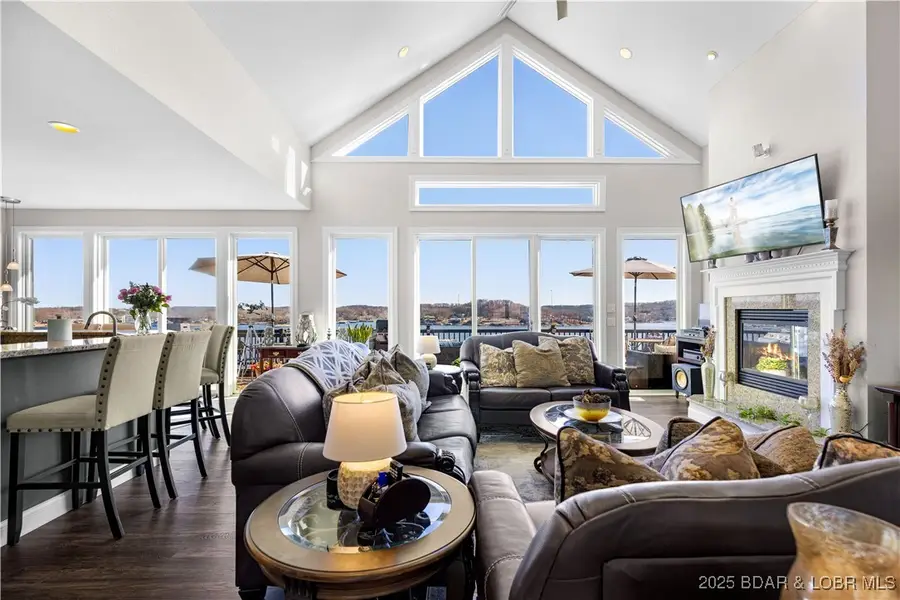 820 Palisades Drive, Village Of Four Seasons, MO 65049 - Image #3