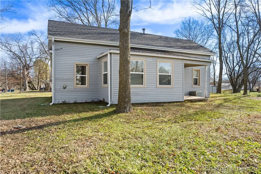 230 N Moreau Avenue, Tipton, MO 65081 - Image #2