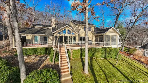 671 Sweetwater Drive, Lake Ozark, MO 65049